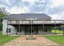 Pre-foreclosure in  Carriage Ln Jamestown, KY 42629