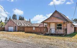 Pre-foreclosure in  4th Ave S Spanaway, WA 98387