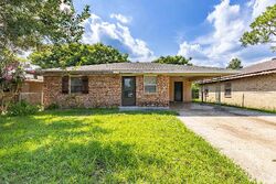Pre-foreclosure in  Midland Dr Thibodaux, LA 70301