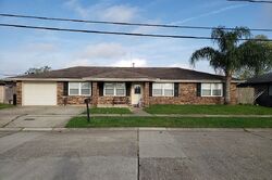  Mumphrey Rd, Chalmette LA