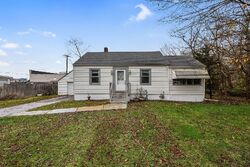 Pre-foreclosure in  Rutledge St Merrillville, IN 46410