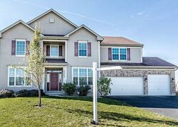Pre-foreclosure in  Winterthur Grn Yorkville, IL 60560