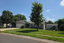  Hyde Dr, Troy MO