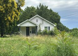 Pre-foreclosure in  E T C Lea Rd Independence, MO 64050