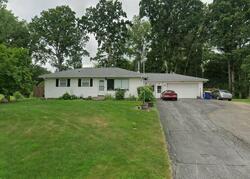 Pre-foreclosure in  Holiday Rd Rochester, NY 14623