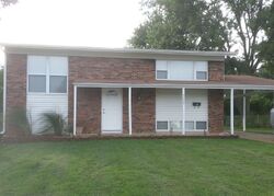 Pre-foreclosure in  Ville Maria Ln Hazelwood, MO 63042