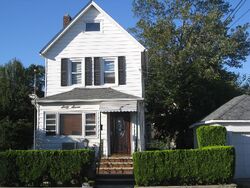 Pre-foreclosure in  Seymour Ave Staten Island, NY 10302