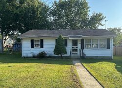 Pre-foreclosure in  MELVIN AVE Queenstown, MD 21658