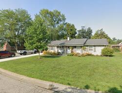 Pre-foreclosure in  Camelot Ln Columbus, IN 47203