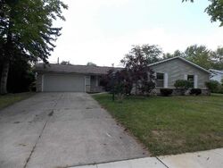 Pre-foreclosure in  Sanford Ln Fort Wayne, IN 46816