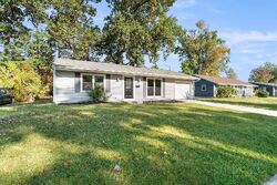 Pre-foreclosure in  Tulip Tree Rd Fort Wayne, IN 46825