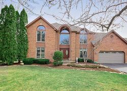 Pre-foreclosure in  Fairway View Dr Algonquin, IL 60102
