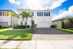 Pre-foreclosure in  Nw Greenbank Cir Port Saint Lucie, FL 34987