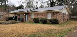  Pine Dr, Winona MS