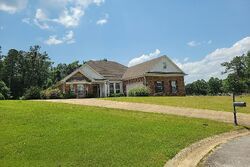 Pre-foreclosure in  Armour Cv Holly Springs, MS 38635