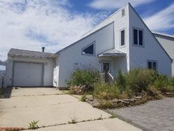 Pre-foreclosure in  BENJAMIN BLVD Manahawkin, NJ 08050