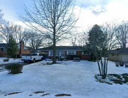 Pre-foreclosure in  Bellevue Ave Bowling Green, KY 42101