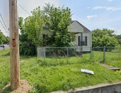 Pre-foreclosure in  S 29th St Ashland, KY 41102
