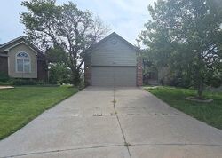 Pre-foreclosure in  S Maple Dunes Ct Wichita, KS 67235