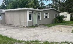 Pre-foreclosure in  Loretto Rd Jacksonville, FL 32223