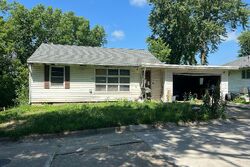  S West St, North English IA
