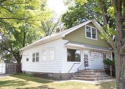 Pre-foreclosure in  6th St Sw Cedar Rapids, IA 52404
