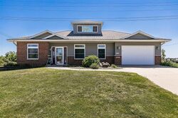 Pre-foreclosure in  1st Ave Marion, IA 52302