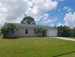 Pre-foreclosure in  Se Newcastle Ter Port Saint Lucie, FL 34952
