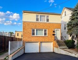 Pre-foreclosure in  Alexander St Newark, NJ 07106