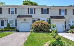 Pre-foreclosure in  Carriage Ln Englishtown, NJ 07726