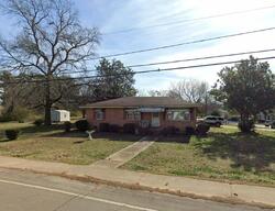 Pre-foreclosure in  S Fairfield Rd Greenville, SC 29605