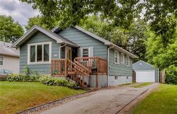 Pre-foreclosure in  Garden Ave Des Moines, IA 50313