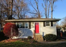 Pre-foreclosure in  E Richwoods Blvd Peoria, IL 61603