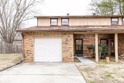 Pre-foreclosure in  Saratoga Dr Belleville, IL 62221