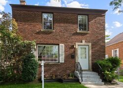 Pre-foreclosure in  Jackson Ave Brookfield, IL 60513