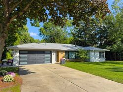 Pre-foreclosure in  N Kenton Ave Lincolnwood, IL 60712