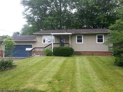 Pre-foreclosure in  Fairway Ln Zanesville, OH 43701