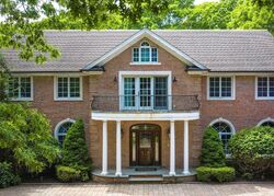 Pre-foreclosure in  Emerson Ct Hampton Bays, NY 11946