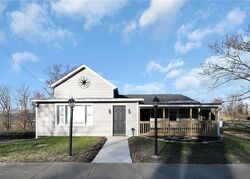 Pre-foreclosure in  WARWICK AVE Zanesville, OH 43701