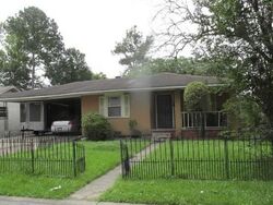 Pre-foreclosure in  Iroquois St Baton Rouge, LA 70805