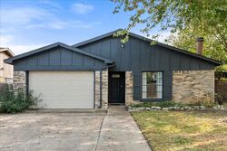 Pre-foreclosure in  Doolittle Dr Arlington, TX 76014