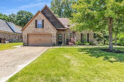 Pre-foreclosure in  Richland View Ln Memphis, TN 38133