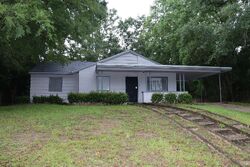 Pre-foreclosure in  Seabreeze Rd N Mobile, AL 36609
