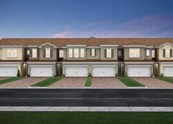 Pre-foreclosure in  LAUREL COVE DR Fort Myers, FL 33913