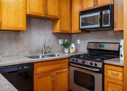 Pre-foreclosure in  14TH AVE Oakland, CA 94606