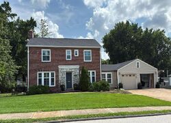 Pre-foreclosure in  W Essex Ave Saint Louis, MO 63122