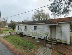 Pre-foreclosure in  Avenue G Baton Rouge, LA 70807