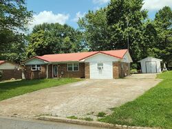Pre-foreclosure Listing in Patty Dr NEWBERN, TN 38059