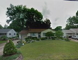 Pre-foreclosure in  Brunswick Rd Youngstown, OH 44511