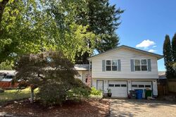 Pre-foreclosure in  Ne 125th Ave Vancouver, WA 98684